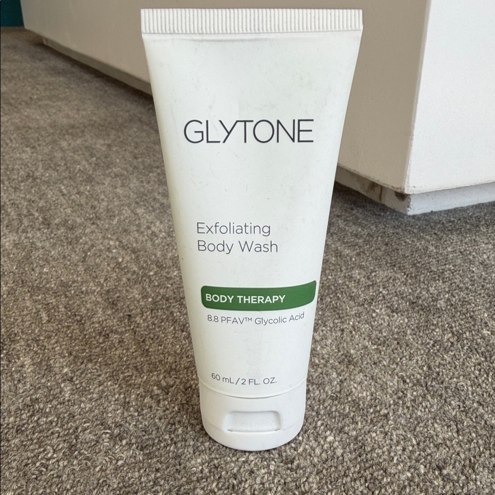 Glytone Exfoliating Body Wash - White with Green Accent 2floz